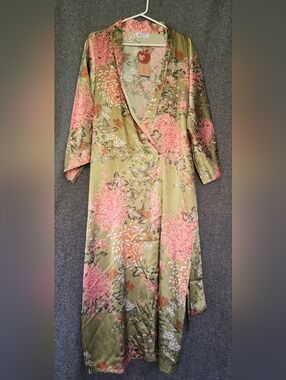 NWT Applesauce Floral Kimono Robe Boho Silky One Size Plus Pockets